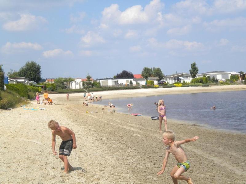 Stacaravan Huren In Het Hart Van Bosrijk Drenthe Op Recreatiepark De Tien Heugten Schoonloo Ngoại thất bức ảnh