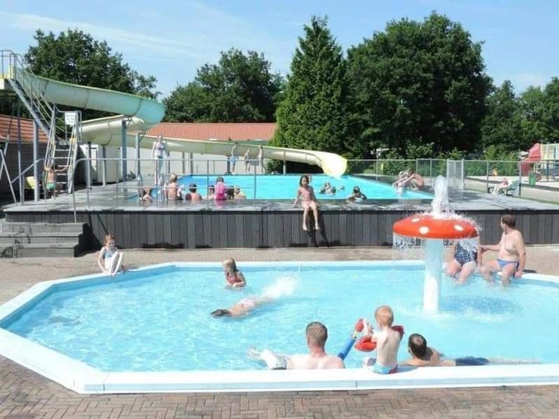 Stacaravan Huren In Het Hart Van Bosrijk Drenthe Op Recreatiepark De Tien Heugten Schoonloo Ngoại thất bức ảnh